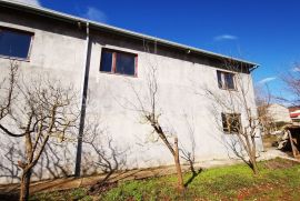 Imotski poslovni objekt 635 m2 sa zemljištem 1950 m2, Imotski, Εμπορικά ακίνητα