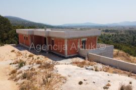 Imotski vila (roh-bau) 390 m2 vrhunska lokacija - ekskluziva, Imotski, Ev