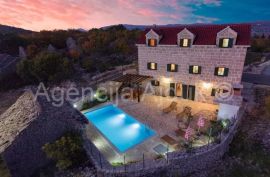 Imotski - vila sa bazenom 190 m2 - top ponuda, Imotski, Haus