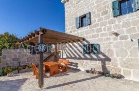 Imotski - vila sa bazenom 190 m2 - top ponuda, Imotski, Σπίτι