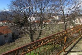 Imotski centar kuća 446 m2 sa okućnicom, Imotski, House