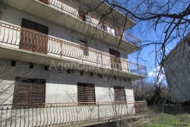 Imotski centar kuća 446 m2 sa okućnicom, Imotski, Maison