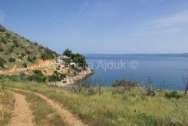 Brač Bol, zemljište 12459 m2 prvi red do mora, Bol, Terrain