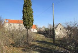 Imotski Lovreć četiri kamene kuće i velika okućnica 13000 m2, Lovreć, Maison