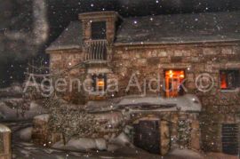 Imotski Lovreć uređena kamena kuća sa okućnicom, Lovreć, Haus