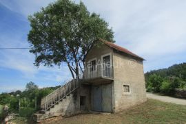 Imotski Vinjani Donji tri legalizirana objekta sa zemljištem, Imotski, House