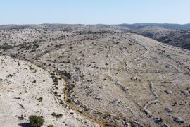 Brač Nerežišća 88252 m2 južna strana prilika - moguća izgradnja, Nerežišća, Земля