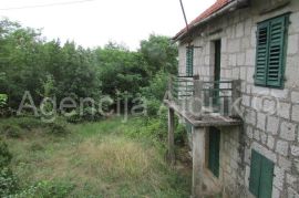 Imotski - kamena kuća 150m2 sa velikim zemljištem 2149 m2, Imotski, Casa