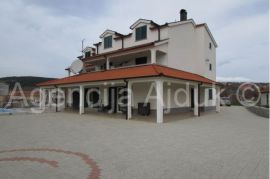 Imotski - Cista Provo vila  sa bazenom 742 m2 - sniženo, Cista Provo, House