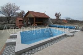 Imotski - Cista Provo vila  sa bazenom 742 m2 - sniženo, Cista Provo, Maison