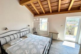 Veli Iž - kuća otočna starina 289m2 vrhunski uređena! Centar! 498000€, Zadar - Okolica, Ev