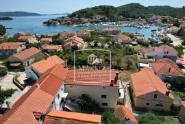 Veli Iž - kuća otočna starina 289m2 vrhunski uređena! Centar! 498000€, Zadar - Okolica, Famiglia