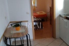 Najam stana studentu u centru grada 1skl 30 m2, Rijeka, Appartement