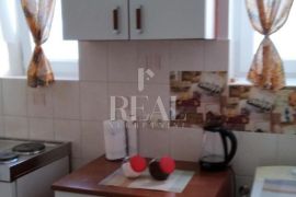 Najam stana studentu u centru grada 1skl 30 m2, Rijeka, Flat