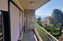 Crikvenica, kuća uz more, idealna prilika za renovaciju u drugom redu, Crikvenica, Casa