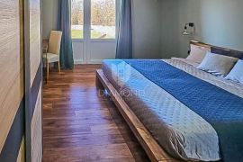 Svetvinčenat - Prizemnica s bazenom i dodatnim apartmanom, Svetvinčenat, Kuća