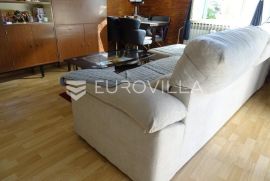 Opatija, centar, dvosobni stan s boravkom, terasom i garažom, 70m2, Opatija, Daire