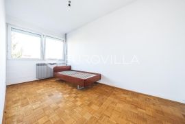 Zagreb, Jarun prostrani četverosobni stan 92m2, Zagreb, Wohnung