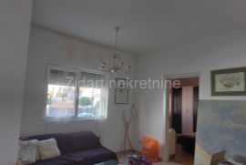 Višnjica, novogradnja, trosoban, Palilula, Appartement