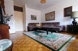 Lep stan kod Voždovačke crkve 60m2, renoviran, Voždovac, Appartement