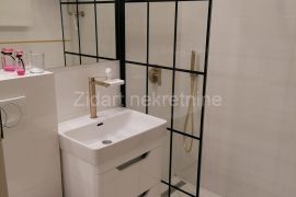 Lep stan kod Voždovačke crkve 60m2, renoviran, Voždovac, Appartement