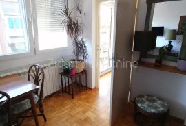 Lep stan kod Voždovačke crkve 60m2, renoviran, Voždovac, Appartment