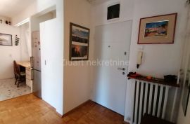 Lep stan kod Voždovačke crkve 60m2, renoviran, Voždovac, Wohnung