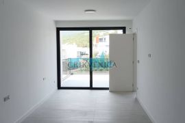 LUKSUZNI DVOETAŽNI STAN U CRIKVENICI SA BAZENOM, LIFTOM, Crikvenica, Appartment