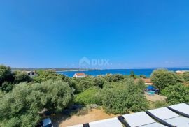 OTOK RAB - Prilika! Apartmanska kuća 150 m od mora!, Rab, Maison