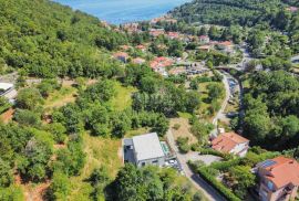 OPATIJA, MOŠĆENIČKA DRAGA – prekrasna vila s bazenom okružena zelenilom, samo 650 metara od plaže, Mošćenička Draga, Casa