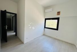 Split, Poljička cesta – POSLOVNI PROSTOR 102m2 ZAKUP, Split, العقارات التجارية