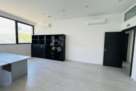 Split, Poljička cesta – POSLOVNI PROSTOR 102m2 ZAKUP, Split, Εμπορικά ακίνητα