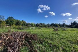 Prilika! Zemljište na atraktivnoj lokaciji 3 km od mora, Marčana, Terrain