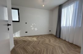 PRILIKA!! Novogradnja 3 red od mora Crikvenice 90m2, Crikvenica, Appartement