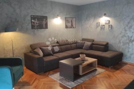 Dvosoban stan na ataktivnoj lokaciji, Pula, Apartamento