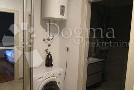 Dvosoban stan na ataktivnoj lokaciji, Pula, Apartamento