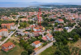 Atraktivna villa sa 2 stana na mirnoj lokaciji - 1,5 km od mora, Ližnjan, بيت