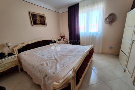 ŠILO, 2 APARTMANA 200 METARA  OD MORA, Dobrinj, Appartement