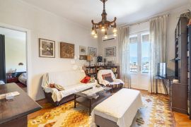 Gospodski stan u širem centru, Rijeka, Apartamento