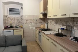 Rijeka centar 2S+DB adaptiran stan u blizini 3 fakulteta, Rijeka, Appartment