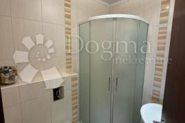 STAN VISOKE KVALITETE MOŽE BITI VAŠ !!, Maksimir, Appartement