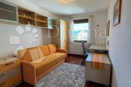 STAN VISOKE KVALITETE MOŽE BITI VAŠ !!, Maksimir, Apartamento