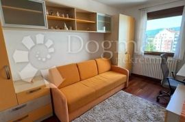 STAN VISOKE KVALITETE MOŽE BITI VAŠ !!, Maksimir, Appartement