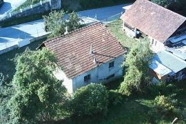 Drvena hrastova kuća 120m² za renovaciju sa dvorištem, Krapina - Okolica, House