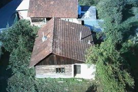 Drvena hrastova kuća 120m² za renovaciju sa dvorištem, Krapina - Okolica, House