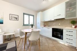 STAN SA 2 SPAVAĆE SOBE I VRTOM, POREČ: 5KM OD CENTRA, Poreč, Appartement