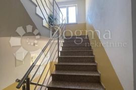 Predivan stan na Marinićima s garažom, Viškovo, Appartment