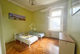 Dvosoban stan sa Poslovnim Prostorom u Centru Pule, Pula, Appartement