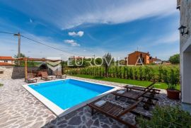 Istra, Poreč prekrasna kamena vila s bazenom 133 m2, Poreč, Famiglia