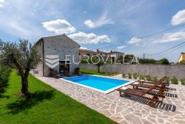 Istra, Poreč prekrasna kamena vila s bazenom 133 m2, Poreč, Maison